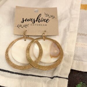 Sunshine Daydream Gold and Cream Shell Earrings